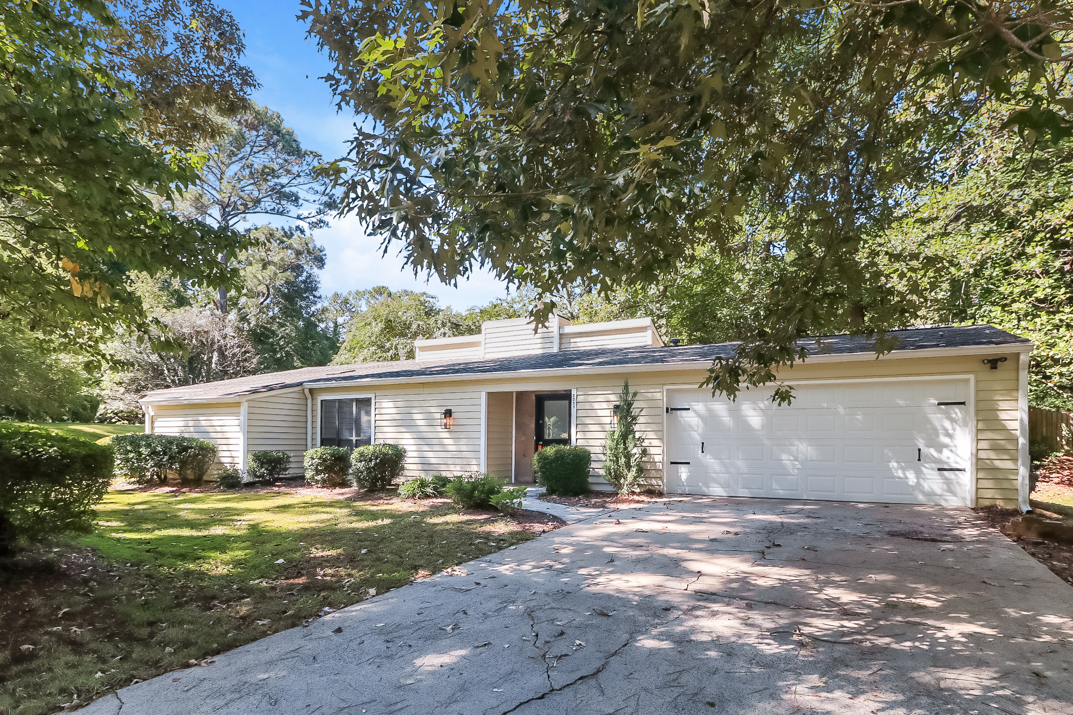 2223 N Woods Ct Marietta, GA 30066